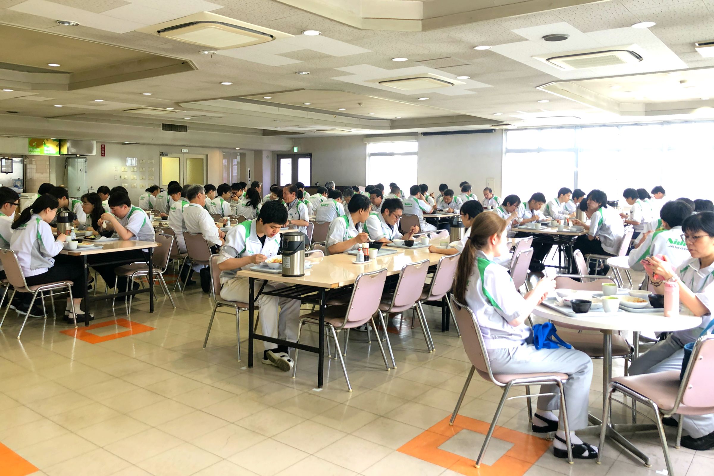 食堂内の様子